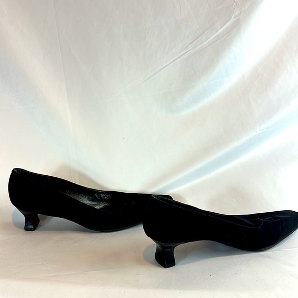 Stuart Weitzman Size 11 Black fabric shoe with patten leather kitten heel. - Picture 8 of 12